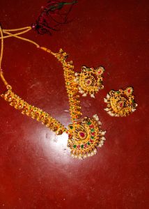 Short Necklace Set