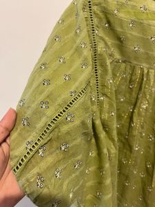 Pretty Top Only Brand Without Tag