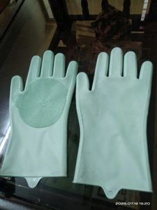 Free - Silicone Scrub Gloves