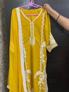 Mustard kurta set-heavy embroidery-only worn once