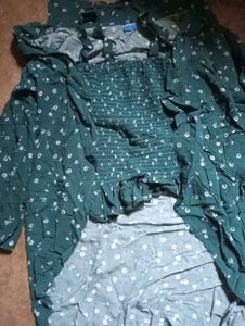 Printerest Green Top And Srugs ,