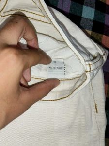 New Jeans Off-white