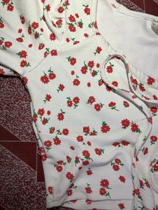 Floral Puff Sleeve Crop Top