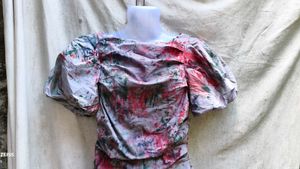 8/9 Abstract Puff Sleeve Dress