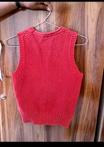Causal Sliveless Red Top
