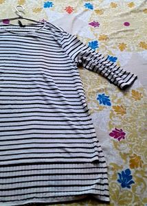 High Low Hem B&amp;W Top