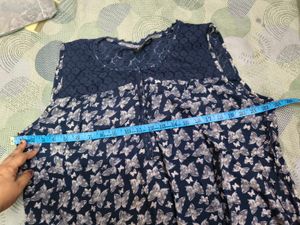 Beautiful sleevless Blue cotton top in xl for wome