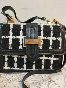 Chic Crossbody Bag🌸