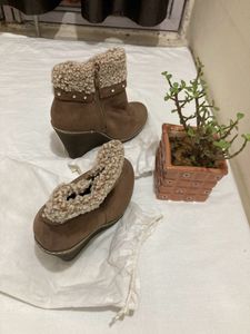 👢 Boots (Imported)
