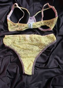 Bra &amp; Panty Set 👙