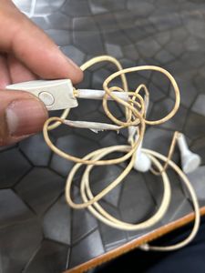SAMSUNG headphones With Speaker Wire Is Damage But