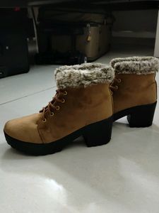 Urbanic Tan Colored Fur Lined Boots