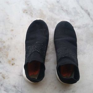 casual shoes