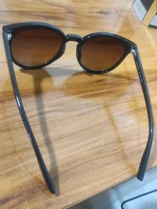 Chic Black Cateye Sunglasses