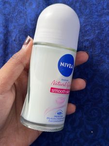 NIVEA Natural Glow Deodorant