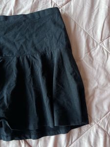 BLACK H&amp;M Flare skirt