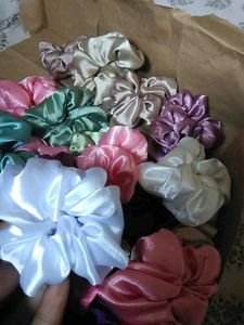 (Silky Scrunchie pack of 8 )
