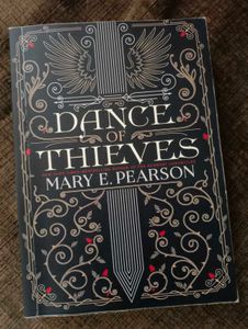 Dance Of Thieves - Mary E. Pearson