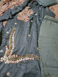 Pretty Set With Dupatta And Pant