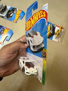 Hot Wheels Lamborghini &amp; &#39;69 Dodge