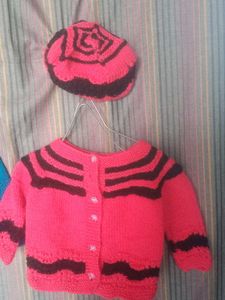 Cute Knitted Baby Outfit