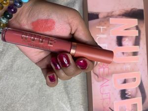 Peach Brown Huda Nude Lipgloss