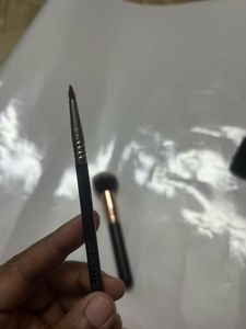 Sigma Beauty E05 Eyeliner And Allure Powder Brush