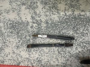 Brush Kajal Lip Outliner