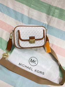 MK BRADSHAW MEDIUMCAMERA CROSS BODY BAG*