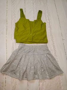 Girls&#39; Green Top &amp; Skirt Set
