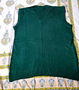 Branded half sweater for men.