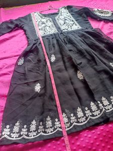 Chikankari Short Kurti