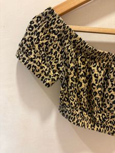 FOREVER 21 Leopard Print Beautiful Top