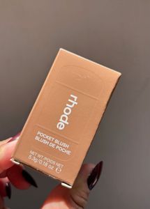 Rhode Pocket Blush :- Plum