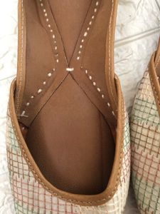 Thread Work Punjabi Juttis