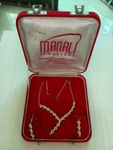 Elegant Pearl Necklace &amp; Earring Set