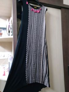 Black Sleeveless Top
