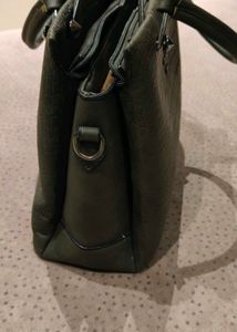 Guess Hand Bag