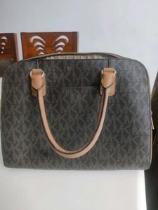 Stunning Micheal Kors Handbag