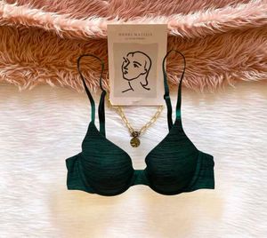Victoria&#39;s Secret Light Pad Wireless Bra