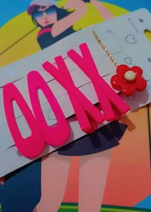 Vembley Earings And a Set Of hairpin