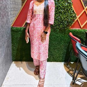 Elegant Pink Kurta Set