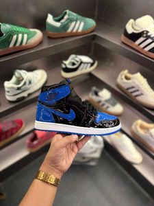 AIR JORDANS RETRO 1 PATENT