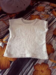 Combo Boutique fur white top + black shorts