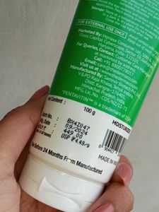 the derma co 5% nia-ceramide Daily Hydrating Cream