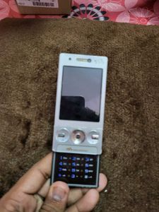 Sony Ericsson W705