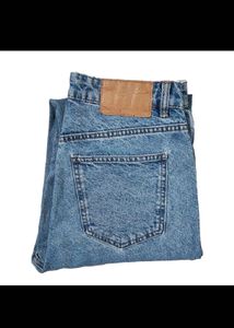 Moms Fit Blue Jeans