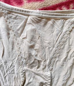 Cream Colour Lace Trim Panties🤎🤎