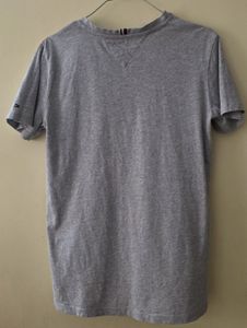 Tommy Hilfiger Grey T-Shirt