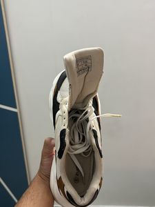 Zudio - Off White &amp; Brown Sneakers - UK6